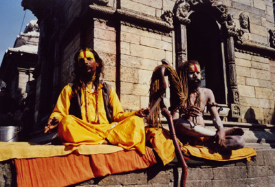 323 Sadhus Pashupatinath.jpg